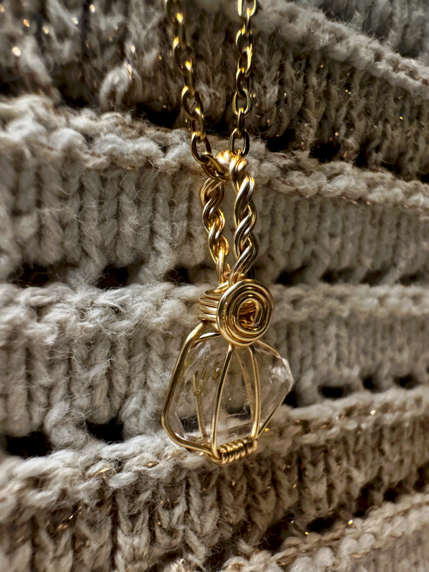 Bruma de Coral-Collar de Diamante Herkimer en Dorado