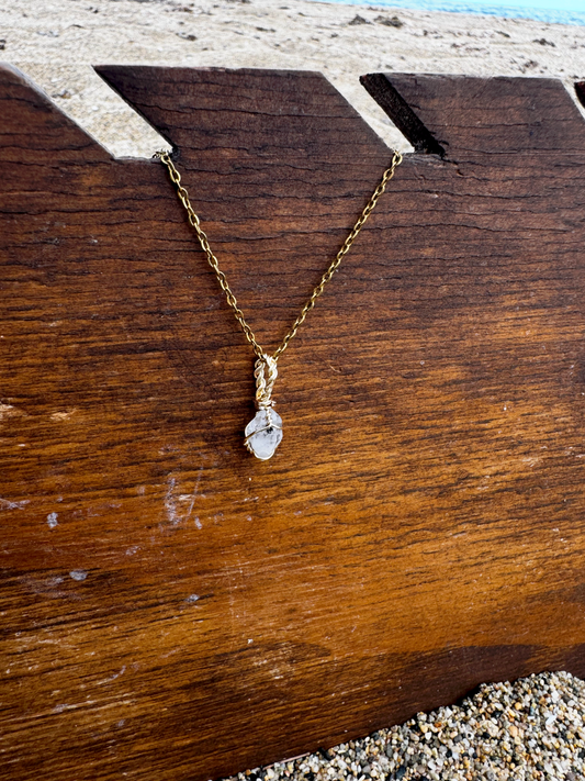 Susurro de Marea- Collar de Herkimer en Dorado