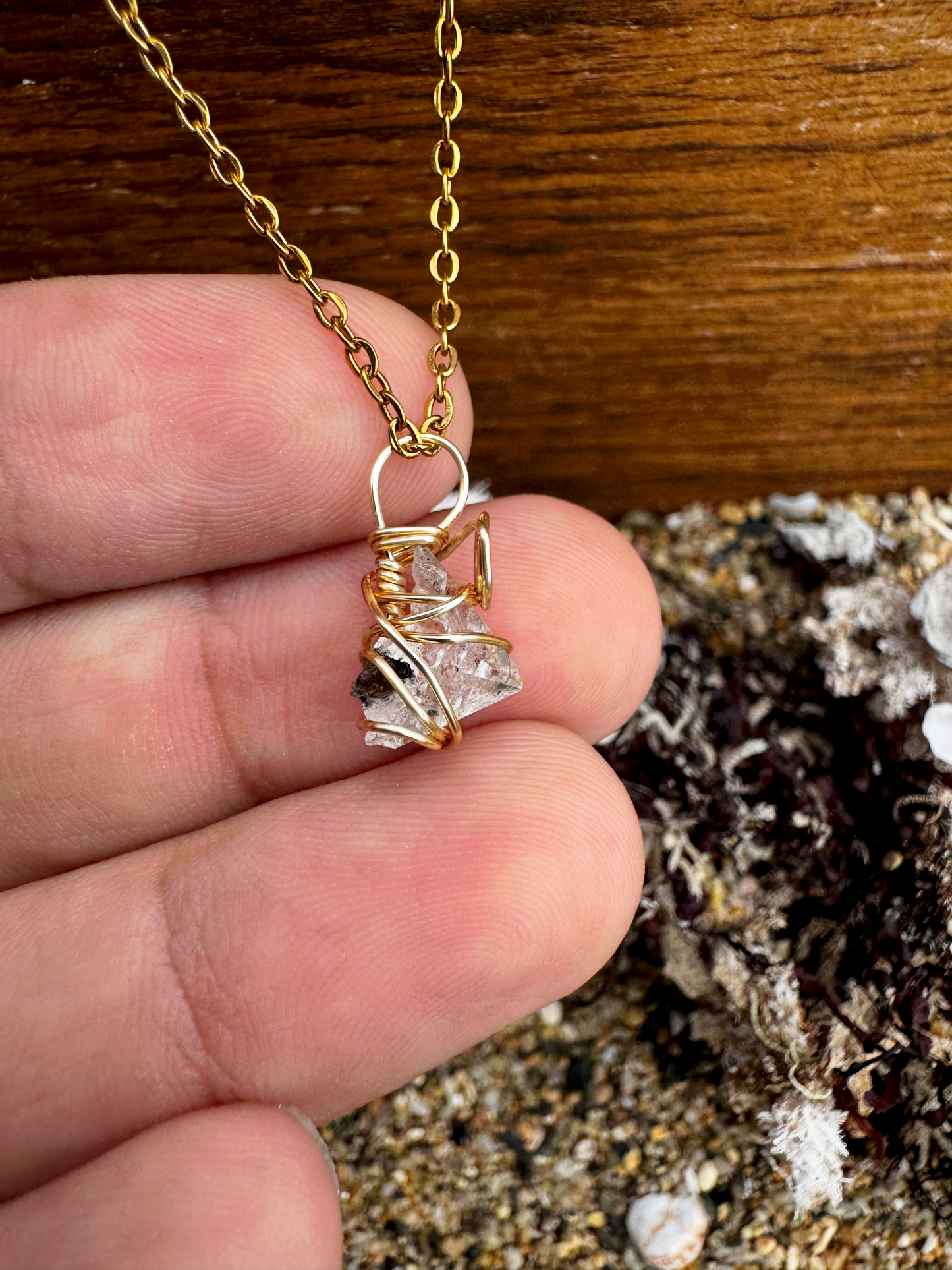 Corriente de Luna- Collar de Herkimer en Dorado